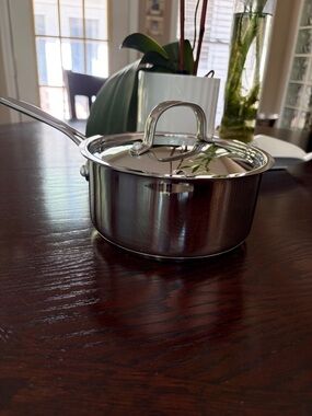 Cuisinart Stainless Steel 1.5 Qt. Saucepan - Silver. Like NEW!